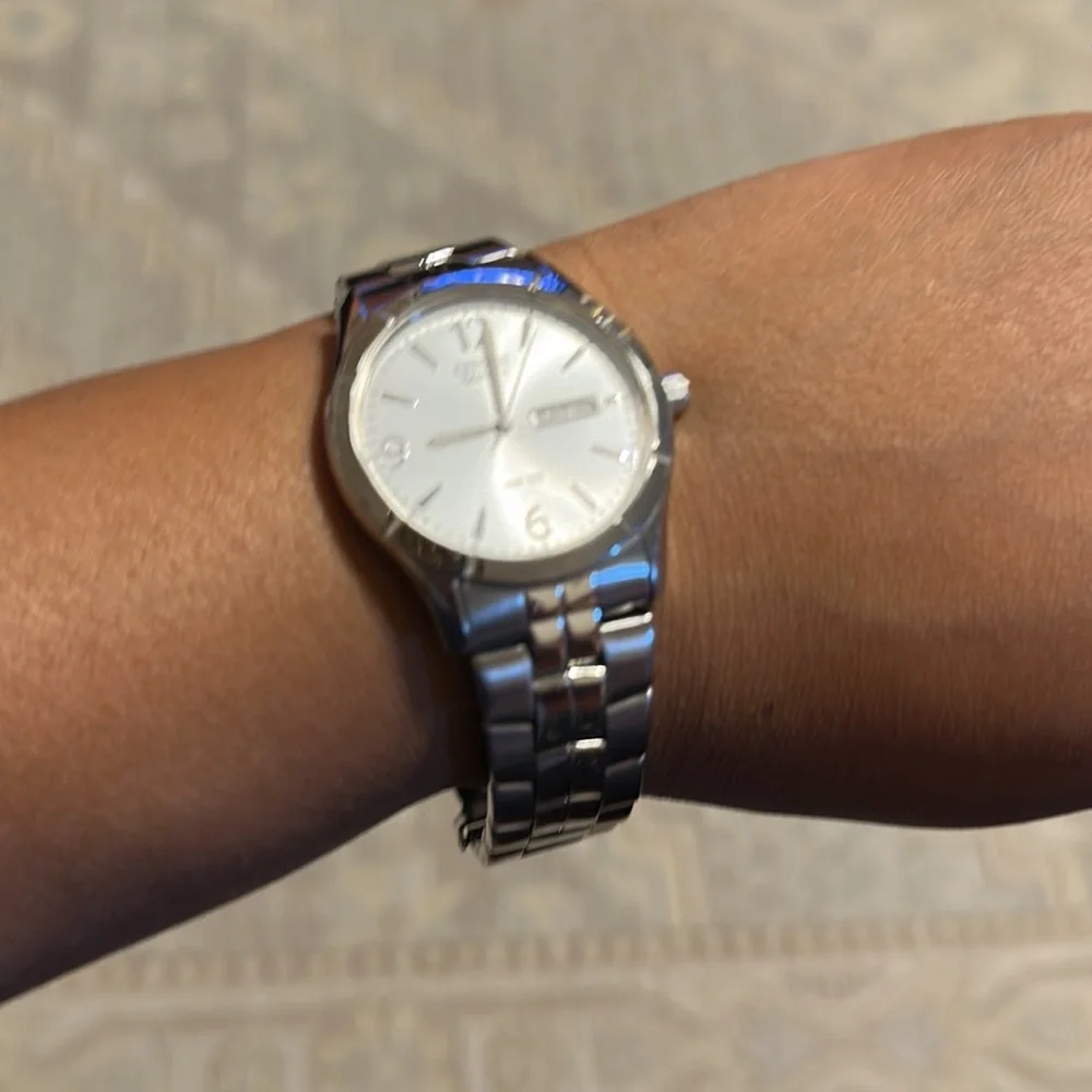 CITIZEN MENS SILVER COLOR WATCH WITH NEW BATTERY WORK PERFECT - Picture 8 of 15